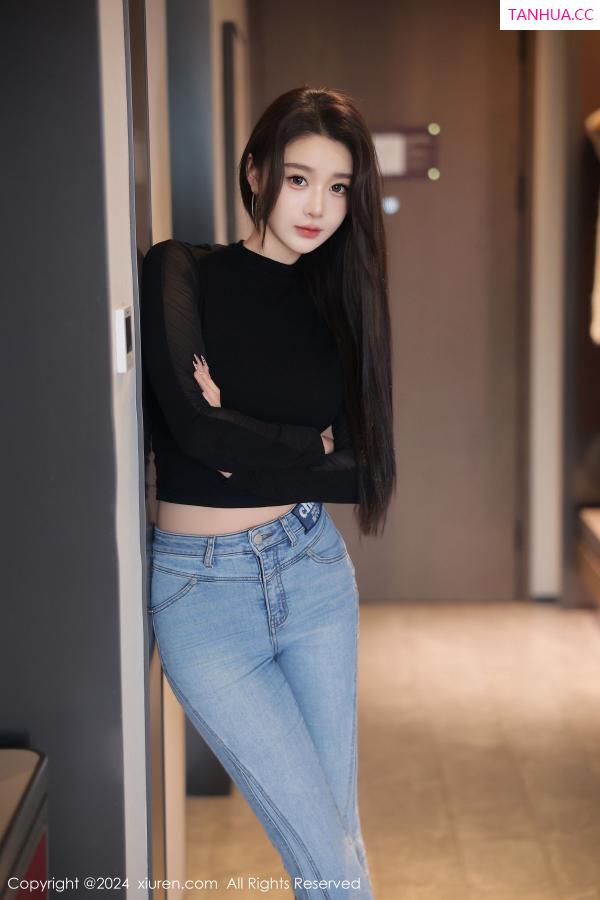   [XiuRen]高清写真图 2024.12.06 No.9555 Candy糖糖 新人美腿第4张图片